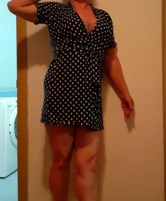 Очаровательная блондинка с великолепной внешностью и непредсказуемым характером приглашает в свои уютные апартаменты на незабываемое свидание. Обещаю, тебе понравится! 6305, 46 лет